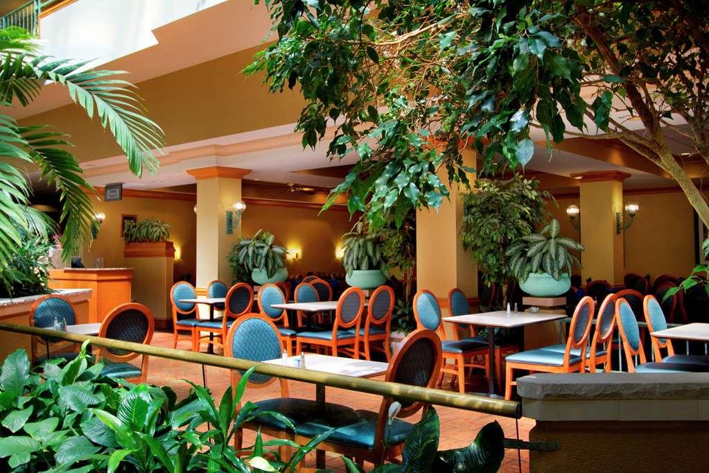 Embassy Suites By Hilton Greensboro Airport Restoran fotoğraf