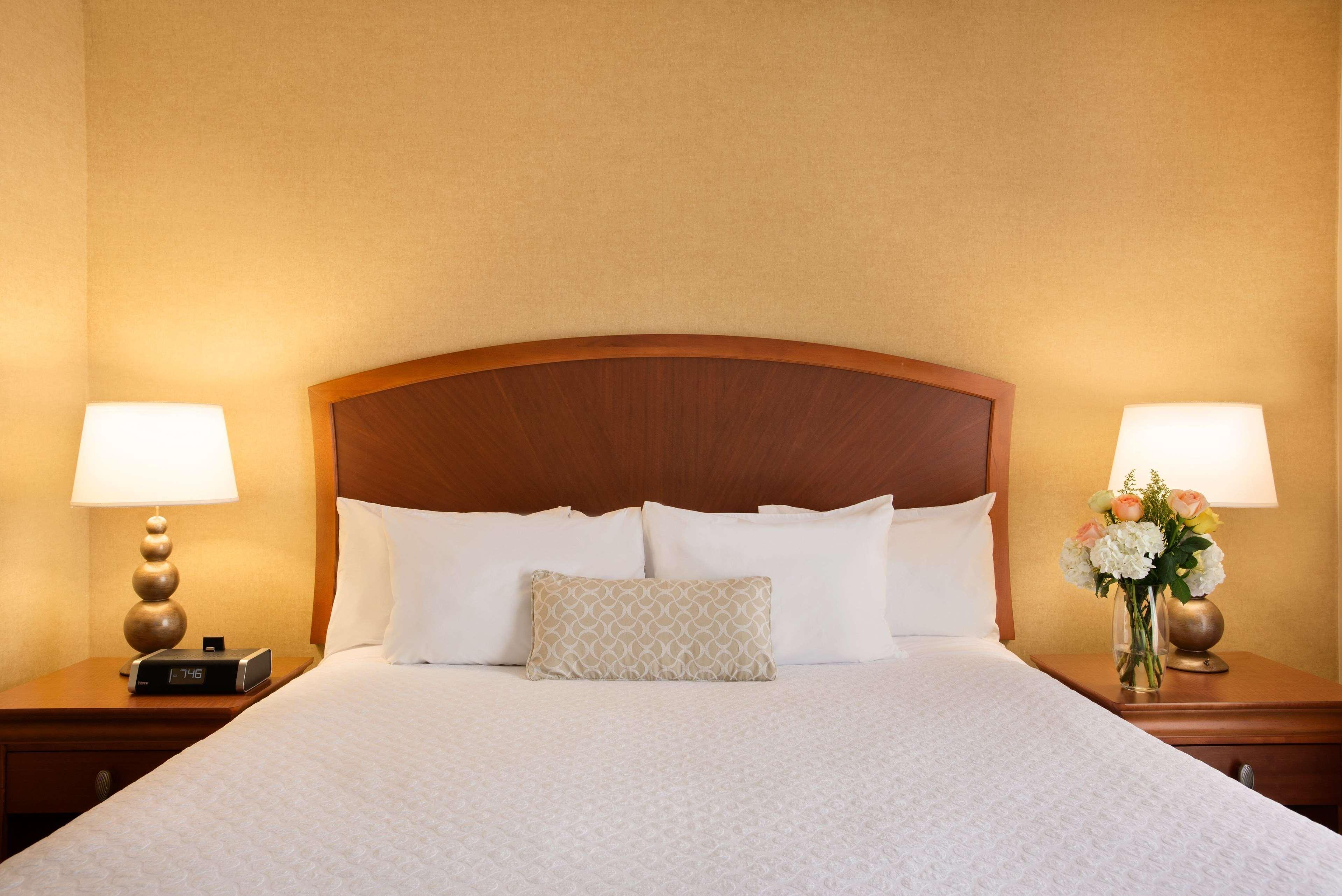 Embassy Suites By Hilton Greensboro Airport Dış mekan fotoğraf