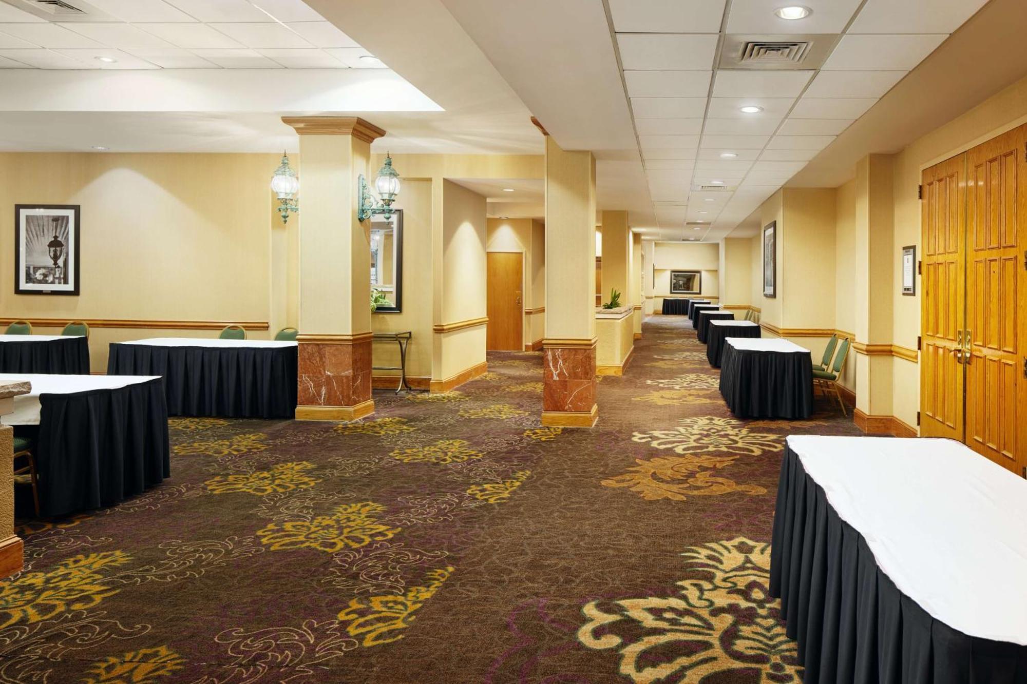 Embassy Suites By Hilton Greensboro Airport Dış mekan fotoğraf