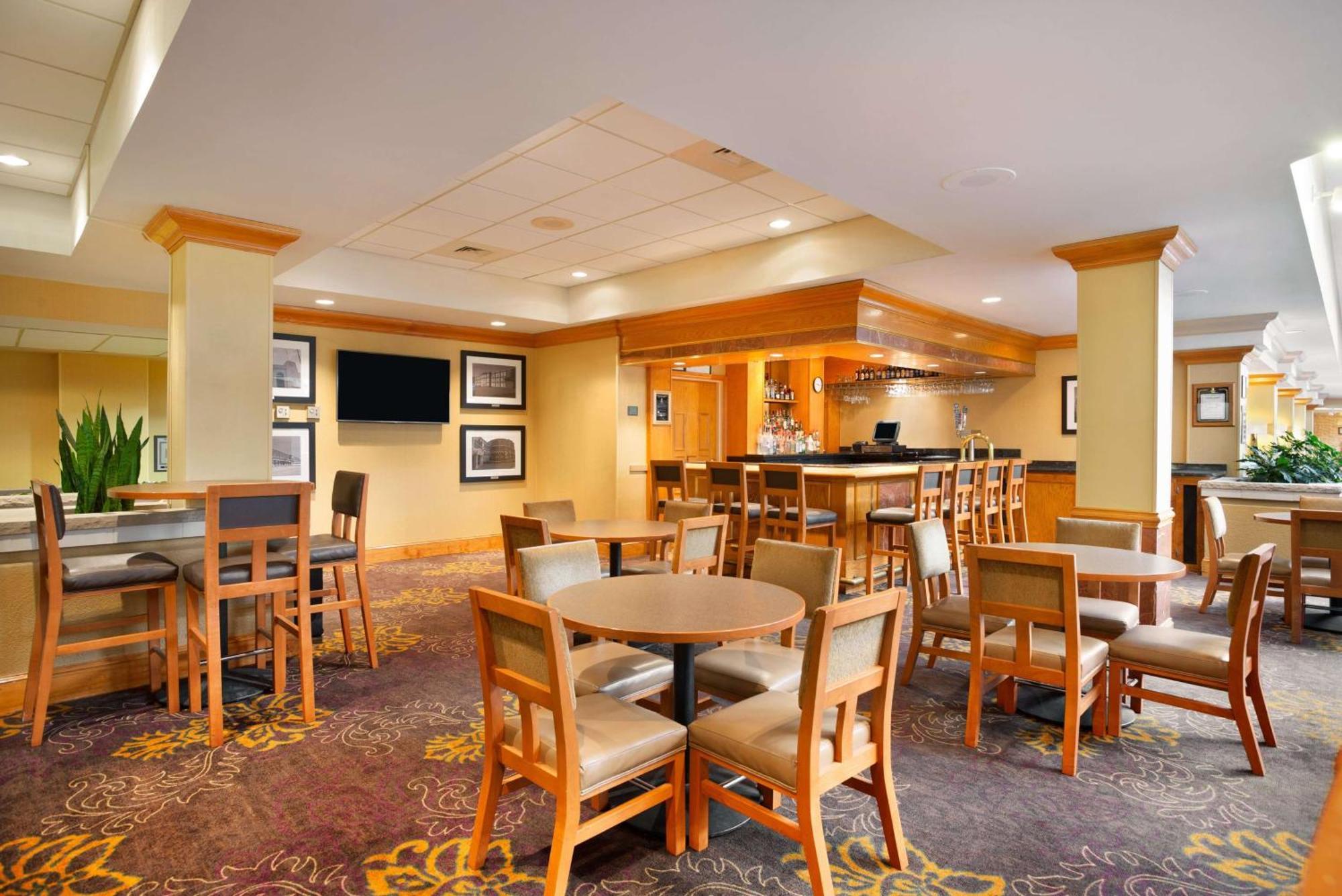 Embassy Suites By Hilton Greensboro Airport Dış mekan fotoğraf