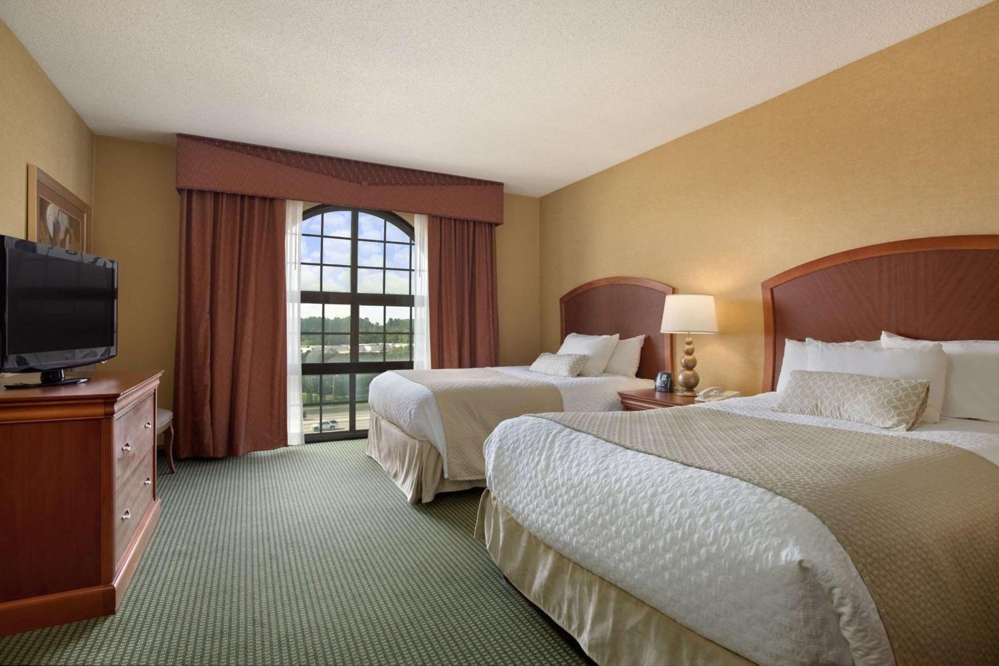 Embassy Suites By Hilton Greensboro Airport Dış mekan fotoğraf