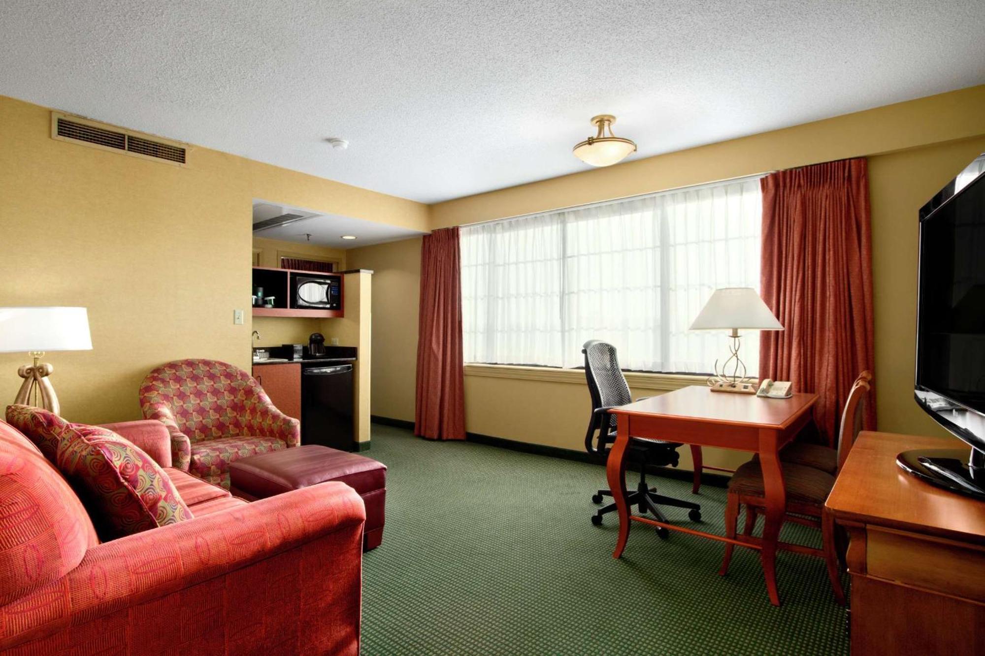 Embassy Suites By Hilton Greensboro Airport Dış mekan fotoğraf
