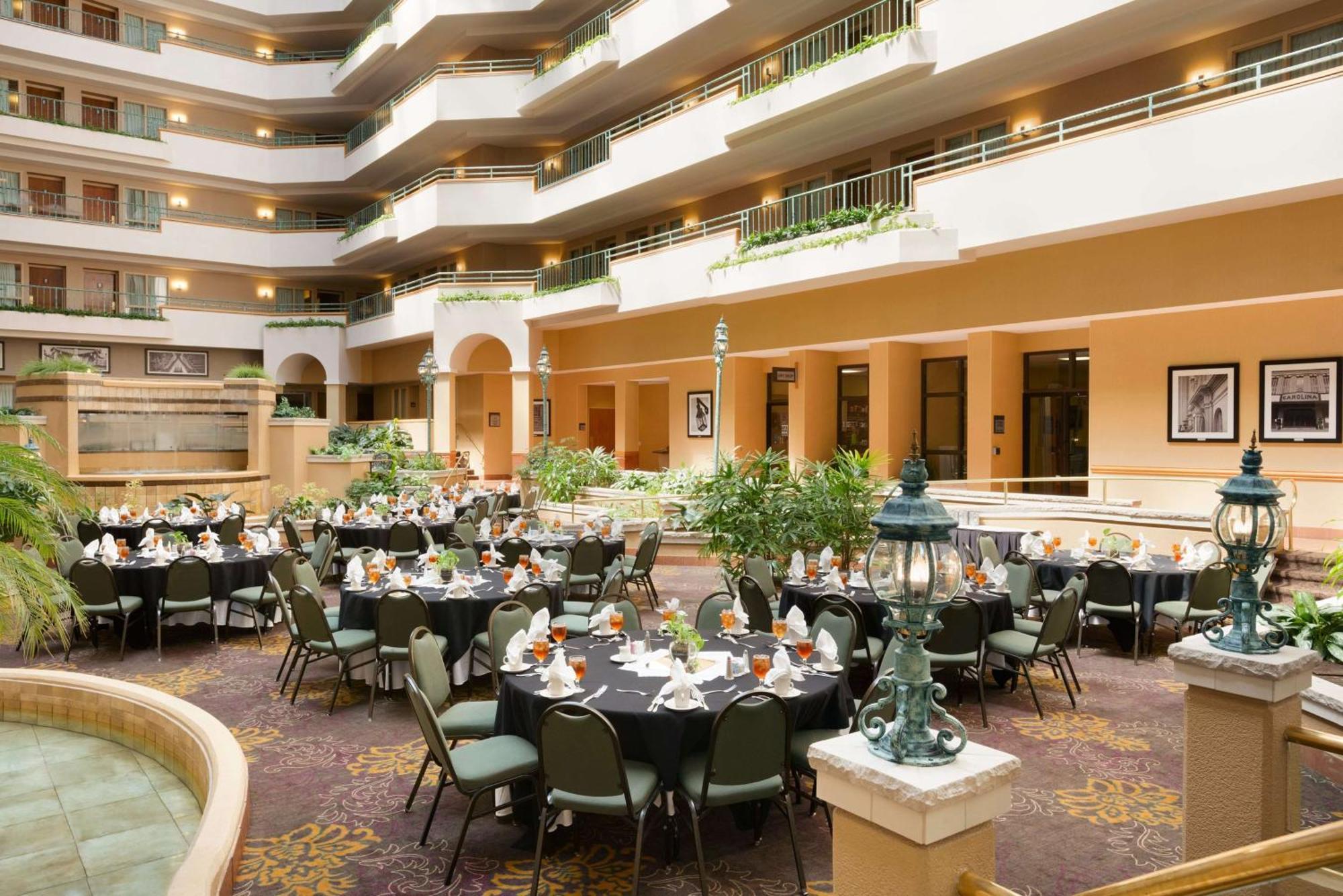 Embassy Suites By Hilton Greensboro Airport Dış mekan fotoğraf
