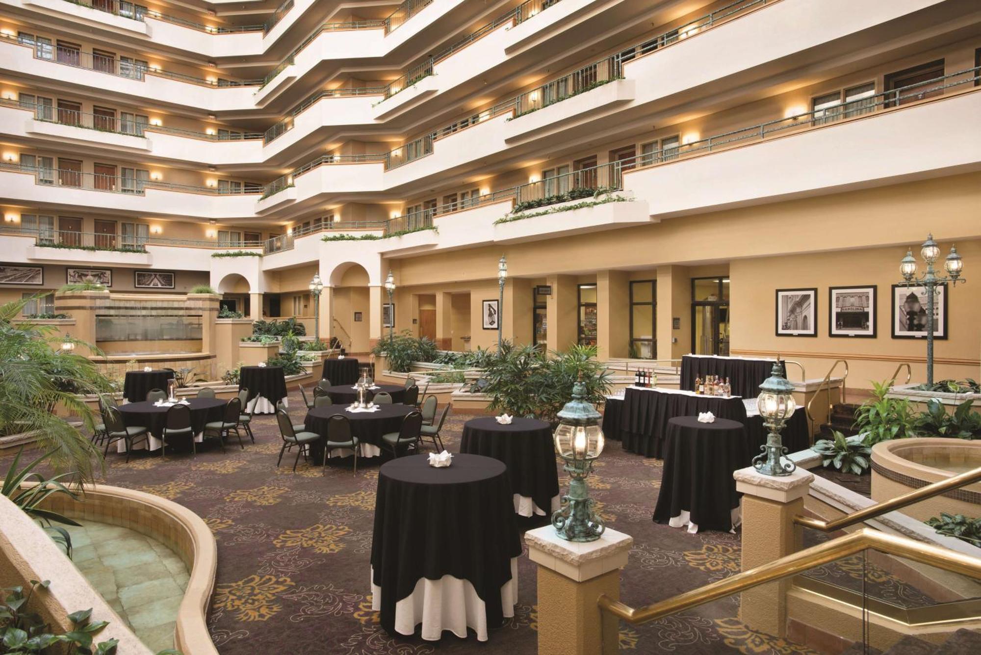 Embassy Suites By Hilton Greensboro Airport Dış mekan fotoğraf